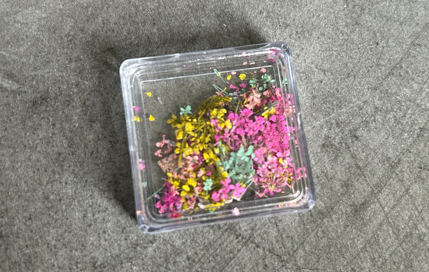 Boîte de fleurs séchées